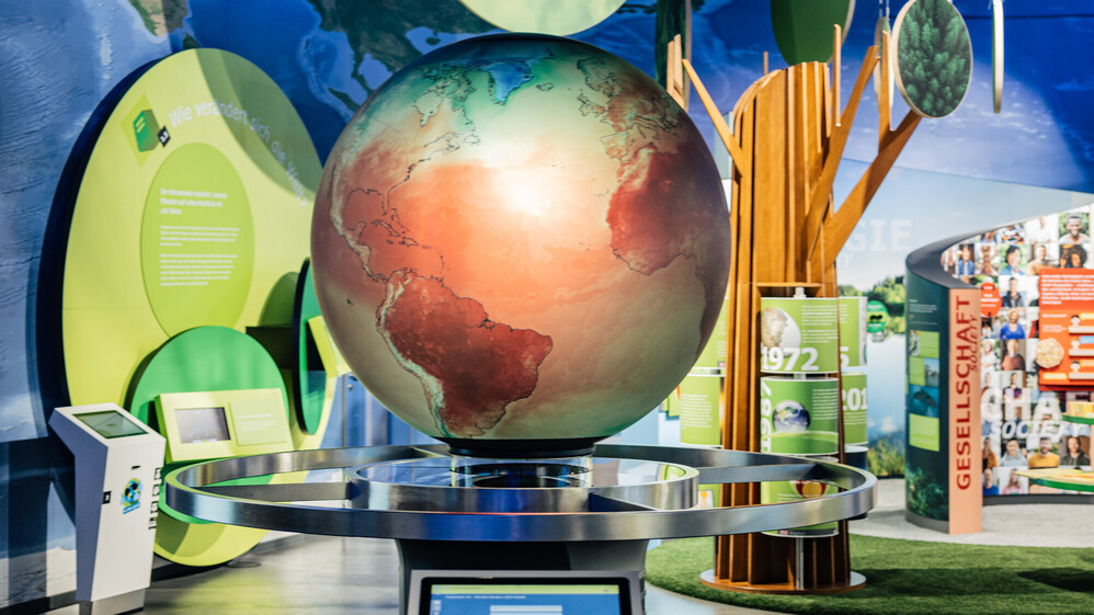 Das Globus Exponat in der Klima Arena