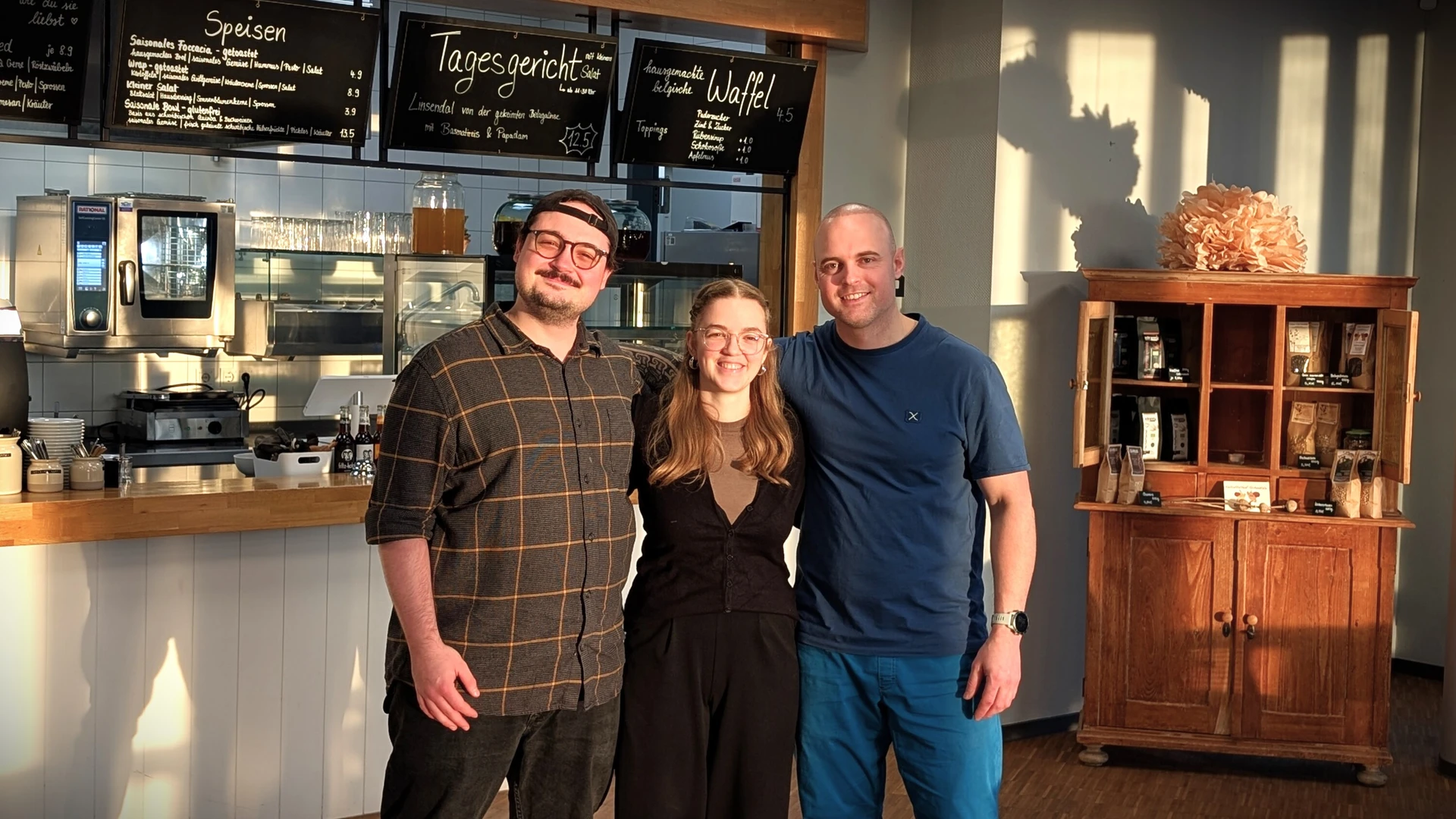 Anton, Tjorven und Roman - die neuen Bistro-P&auml;chter in der KLIMA ARENA